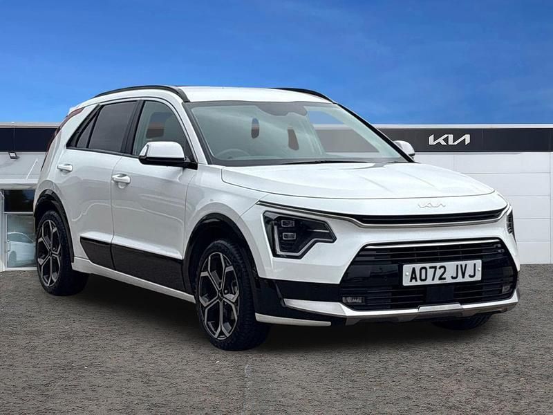 White Used 2022 Kia Niro 3 SUV | £22,995 (A bit pricey) - Image 1/3