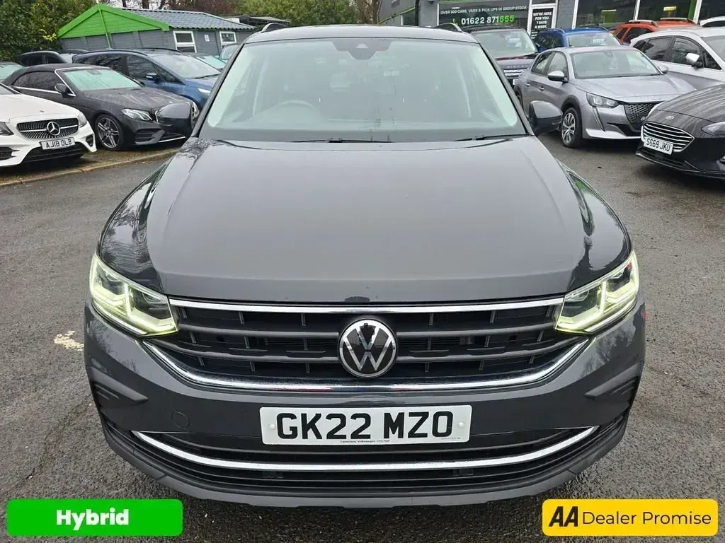 Usado VW Tiguan Life 245 CV (180 kW) 2022 Gris SUV