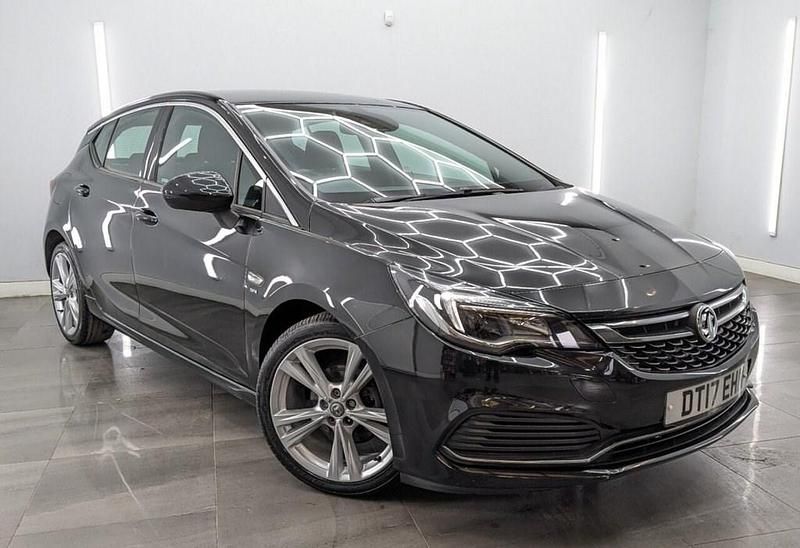 Used Vauxhall Astra SRi 150 HP (110 kW) 2017 Black Hatchback
