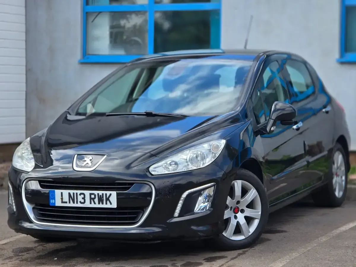 Second-hand Peugeot 308 Active 2013 Negru Hatchback