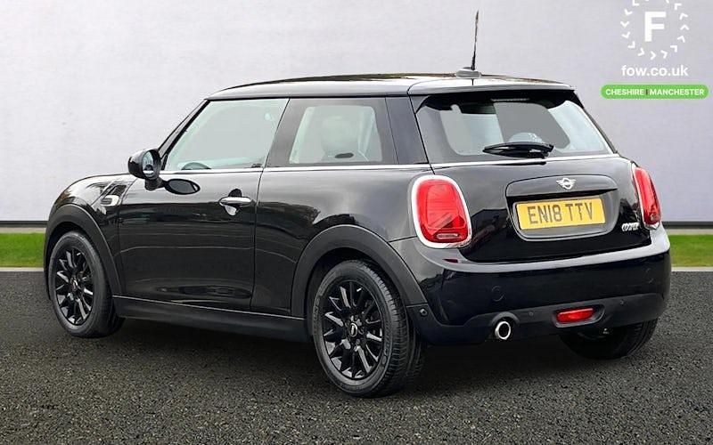 Begagnad Mini Cooper Sport 136 HK (100 kW) 2018 Svart Halvkombi