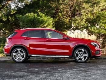Used Mercedes GLA200 AMG line 156 HP (114 kW) 2020 Jupiter red SUV