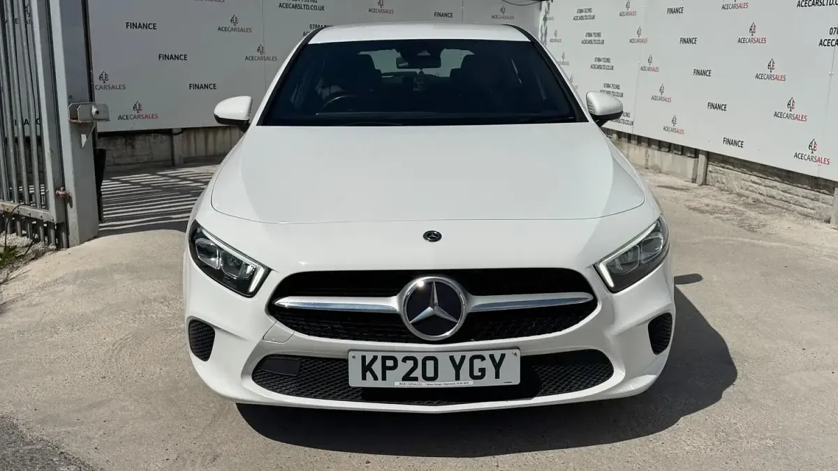 Usado Mercedes A180 116 HP (85 kW) 2020 Branco Citadino