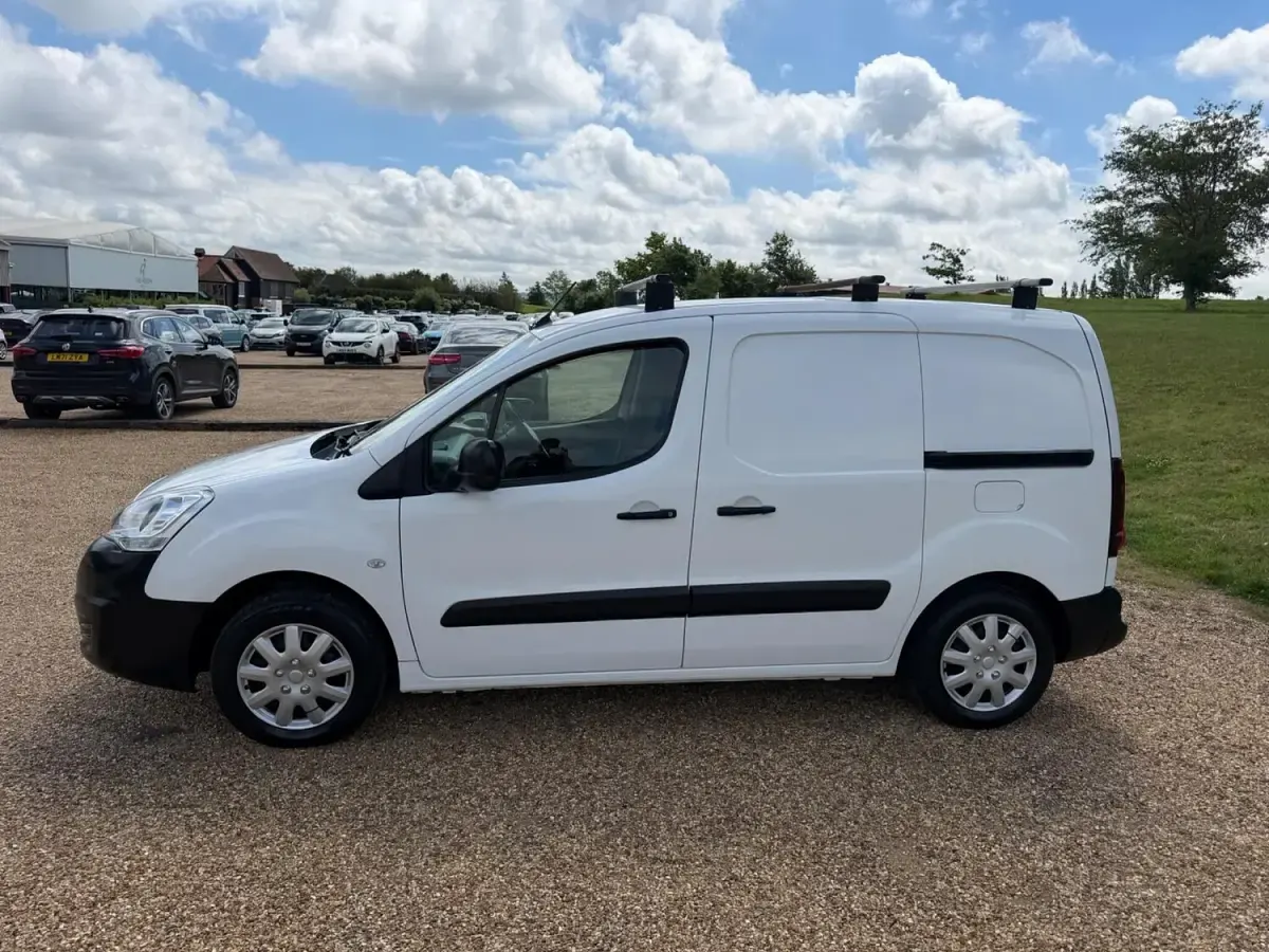 Used Peugeot Partner 2018 White