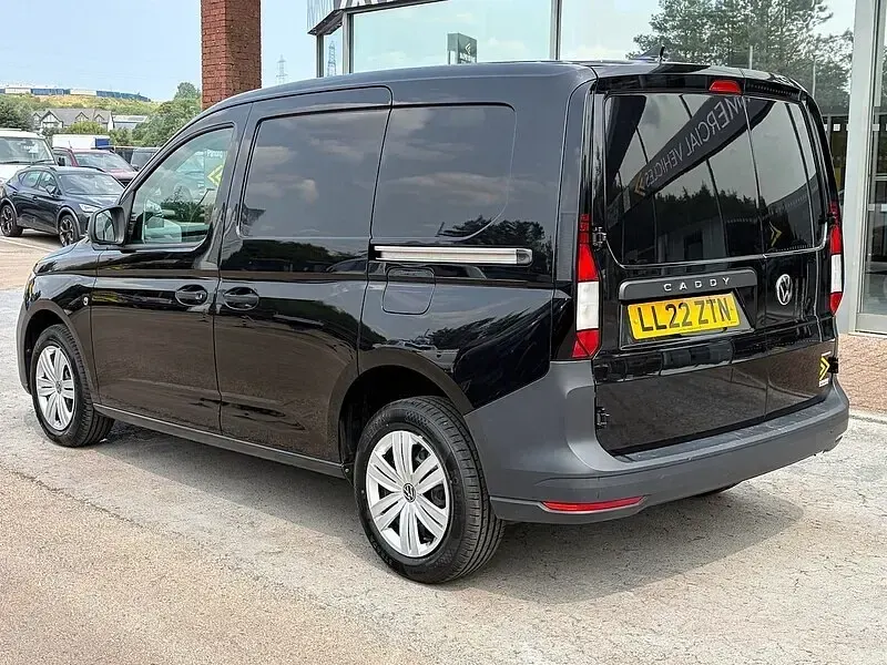 Used VW Caddy 114 HP (83 kW) 2022 Black MPV