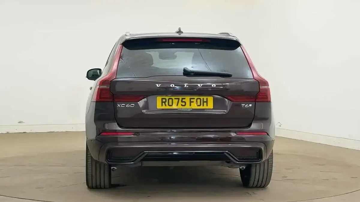 Used Volvo XC60 Plus 345 HP (253 kW) 2025 Red SUV