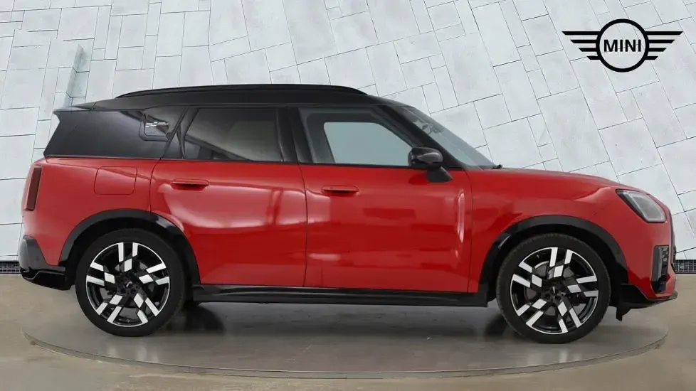 Używany Mini Countryman 215 KM (158 kW) 2024 Czerwony SUV