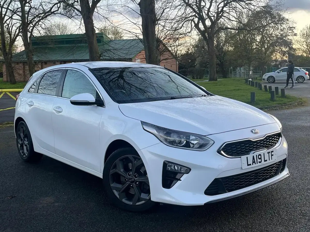 Used Kia Ceed 136 HP (100 kW) 2019 White Hatchback