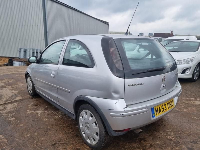 Used Vauxhall Corsa Design Edition 2003 Silver Hatchback