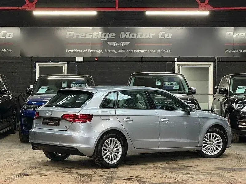 Usado Audi A3 Comfort 2015 Plateado Utilitario