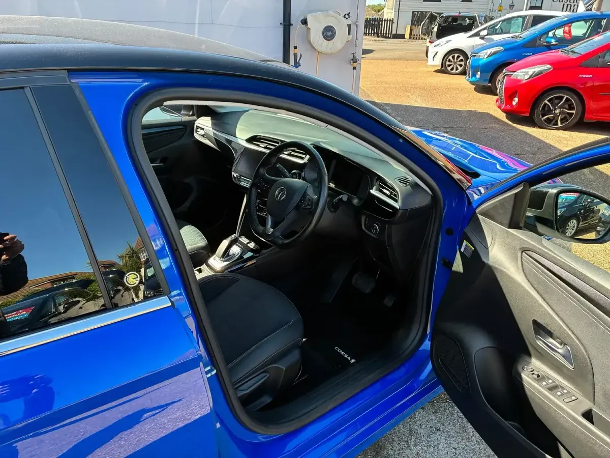 Used Vauxhall Corsa-e Elite 100 kW (136 HP) 2020 Blue Hatchback