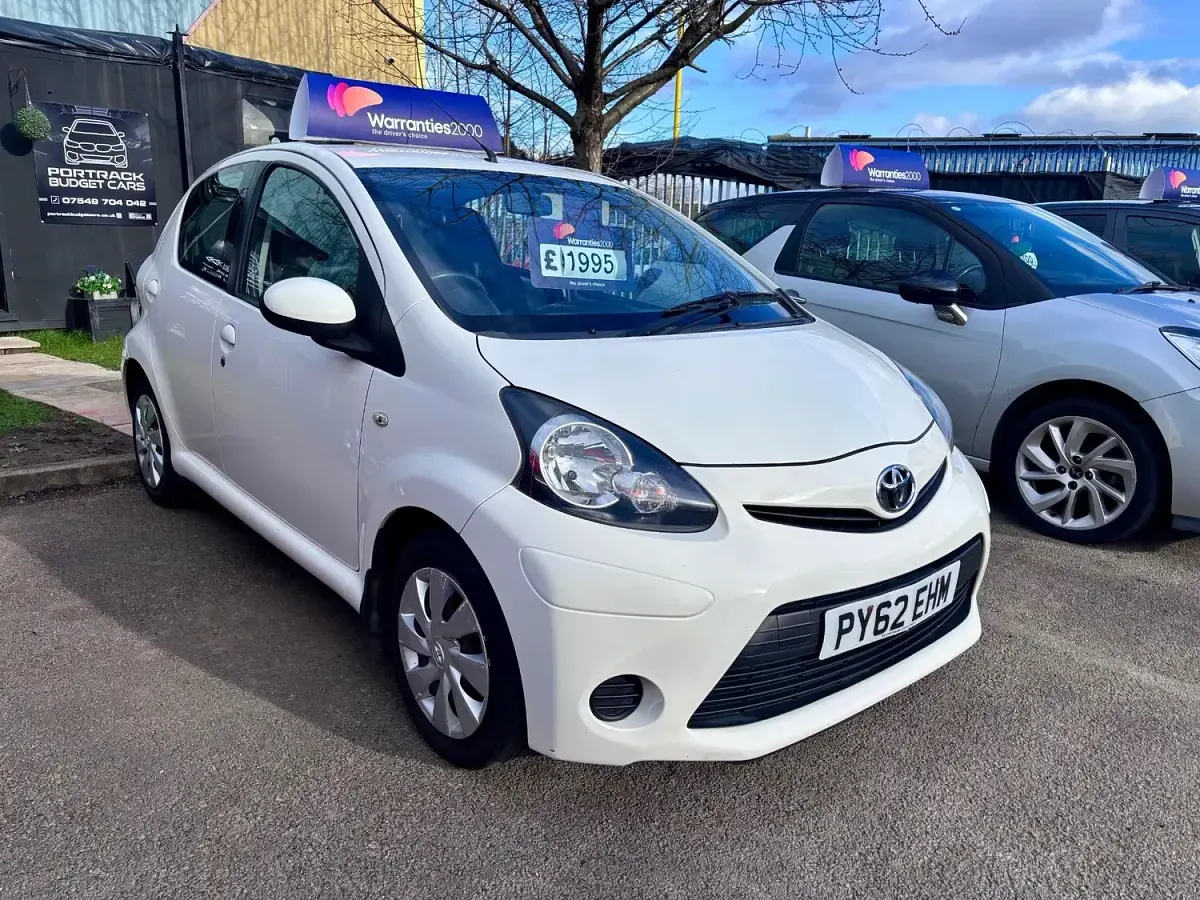 Used Toyota Aygo 68 HP (50 kW) 2012 White Hatchback