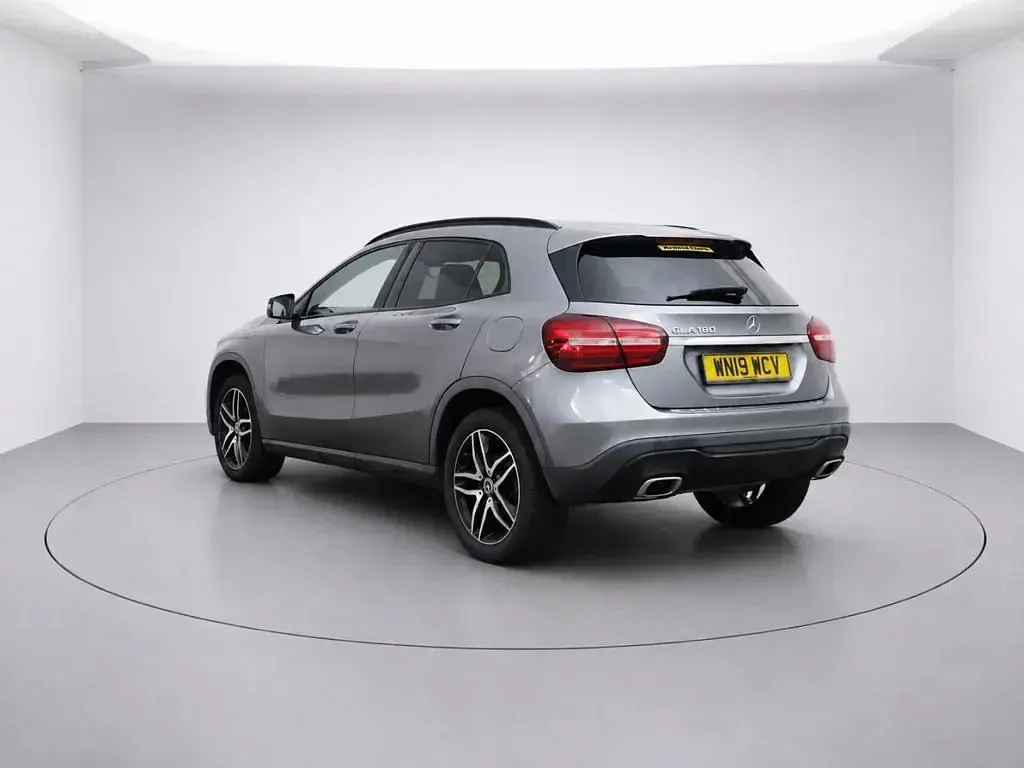 Used Mercedes GLA180 Urban 122 HP (89 kW) 2019 Grey SUV