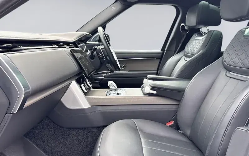 Used Land Rover Range Rover 530 HP (389 kW) 2023 Grey SUV