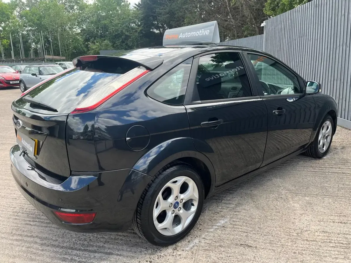 Używany Ford Focus Sport 110 KM (80 kW) 2010 Czarny Hatchback