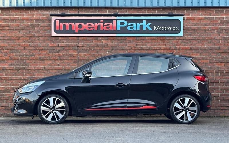 Used Renault Clio IV Dynamique 90 HP (66 kW) 2014 Black Hatchback