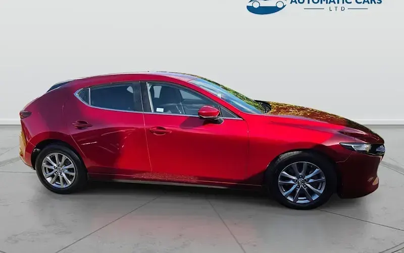 Used Mazda 3 122 HP (89 kW) 2019 Red Hatchback