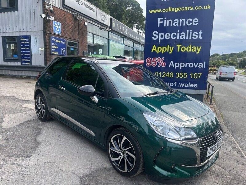 Green Used 2018 DS Automobiles DS3 Connected Chic Hatchback | £8,995 (Fair price) - Image 1/4