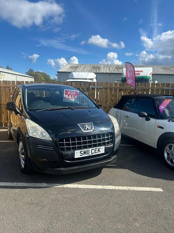 Black Used 2011 Peugeot 3008 Active Hatchback | £1,450 (Good price) - Image 1/4