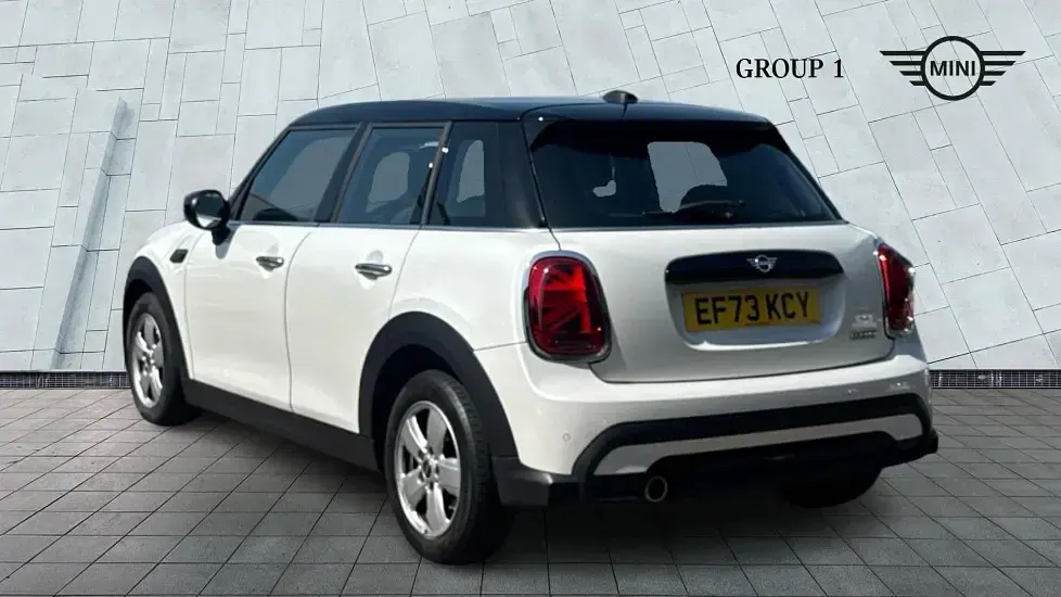 Used Mini Cooper Classic 134 HP (98 kW) 2023 White Hatchback