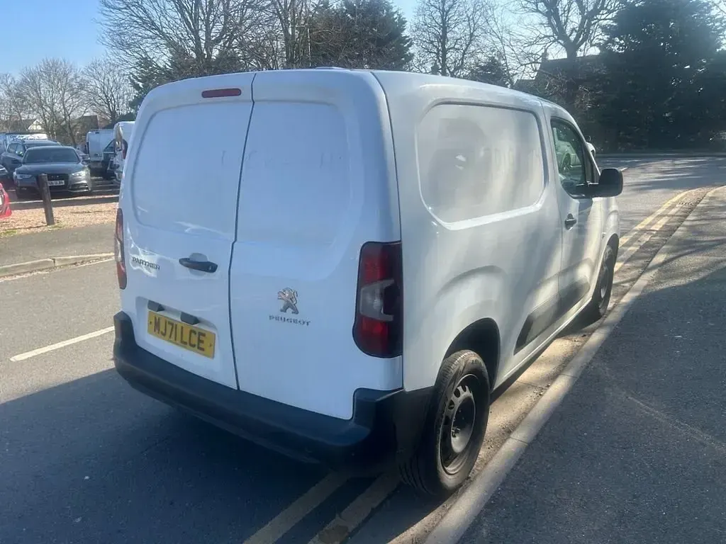 Usado Peugeot Partner Premium 131 HP (96 kW) 2021 Branco Monovolume