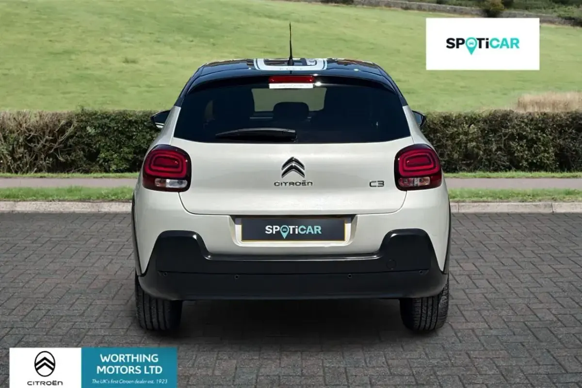 Używany Citroën C3 PureTech 82 KM (60 kW) 2023 Brązowy Hatchback