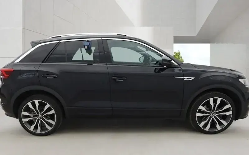 Used VW T-Roc R-line 150 HP (110 kW) 2021 Black SUV