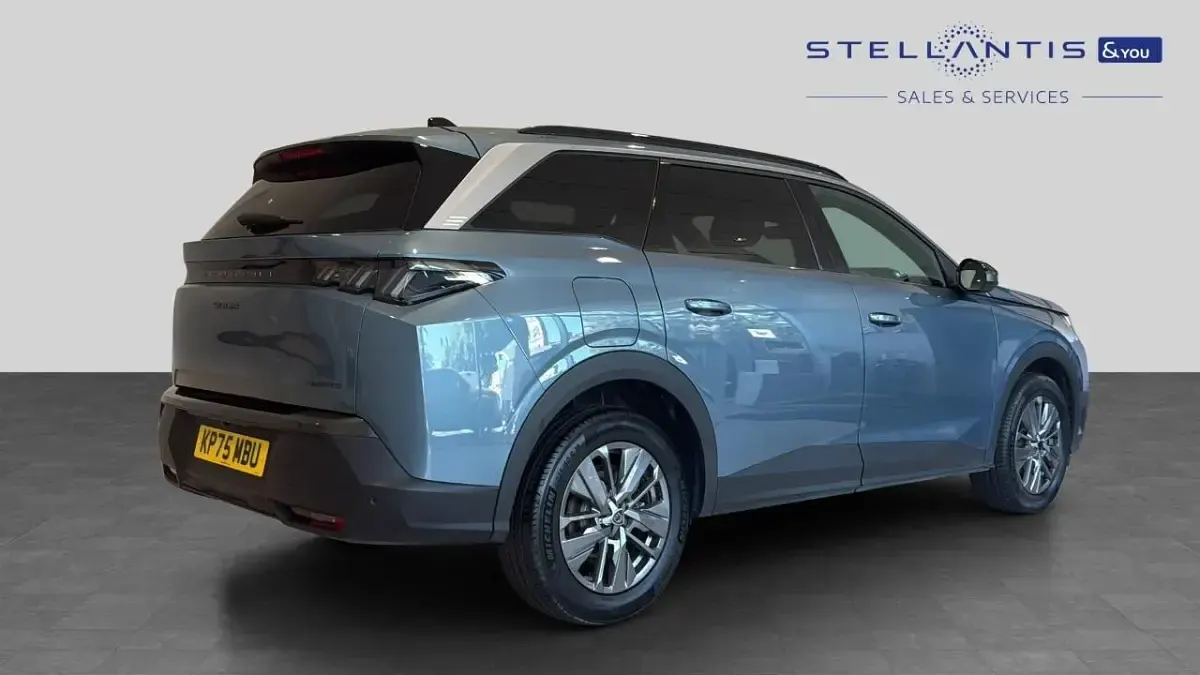 Used Peugeot 5008 Allure 143 HP (105 kW) 2025 Blue SUV