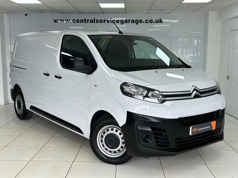 White Used 2023 Citroën Dispatch MPV | £15,995 (Fair price) - Image 1/3