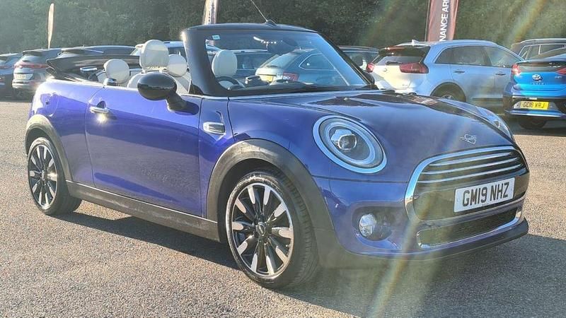 Begagnad Mini Cooper Cabriolet Exclusive 2019 Blå Cab