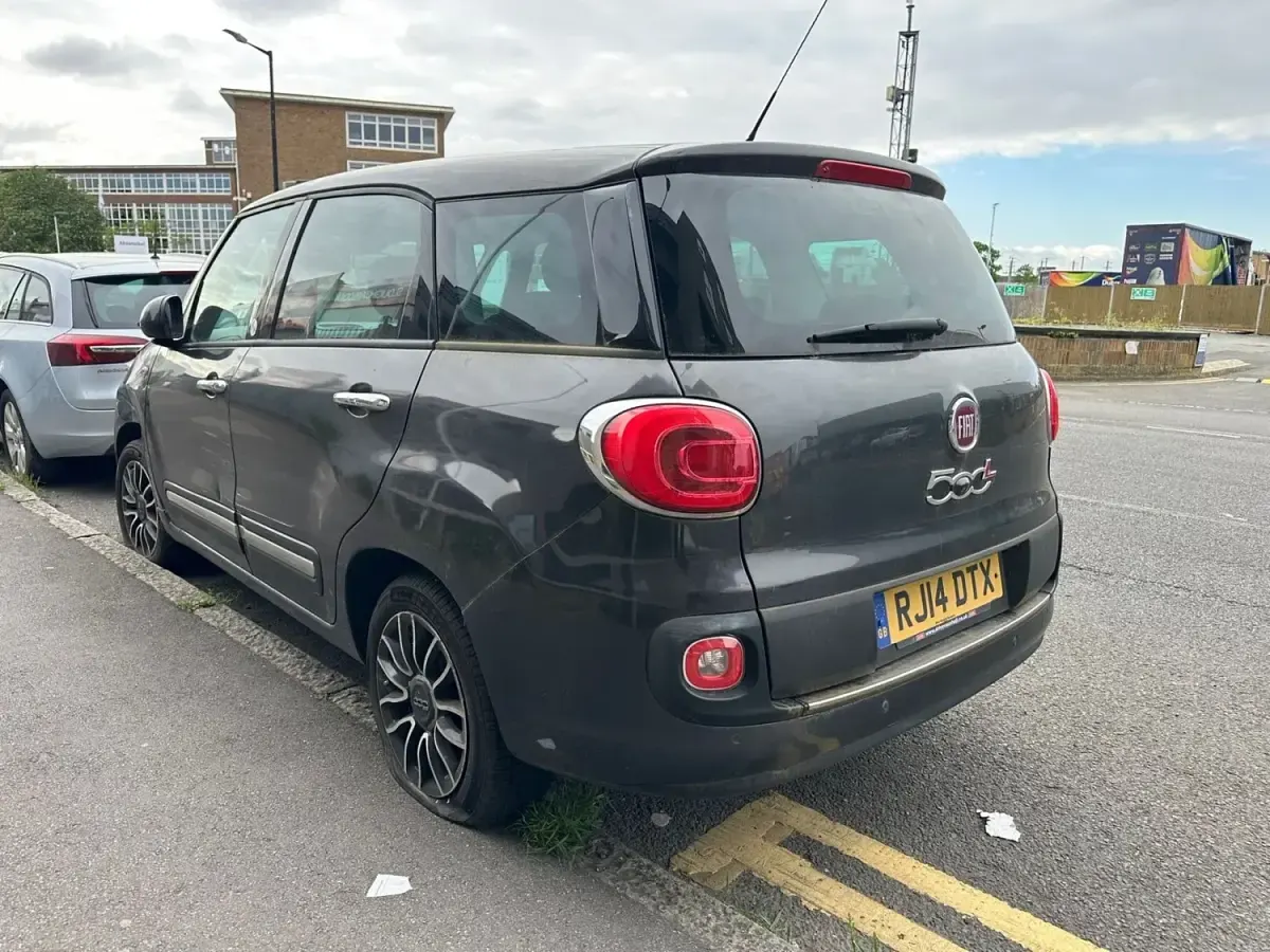Usado Fiat 500L Lounge 85 HP (62 kW) 2014 Cinzento Monovolume