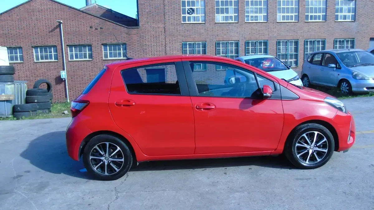 Used Toyota Yaris 111 HP (81 kW) 2019 Red Hatchback