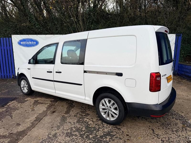 Used VW Caddy Maxi 102 HP (75 kW) 2019 White MPV