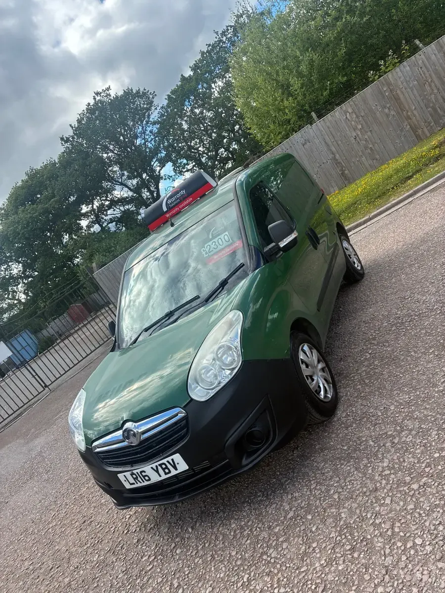 Used Vauxhall Combo 2016 White MPV