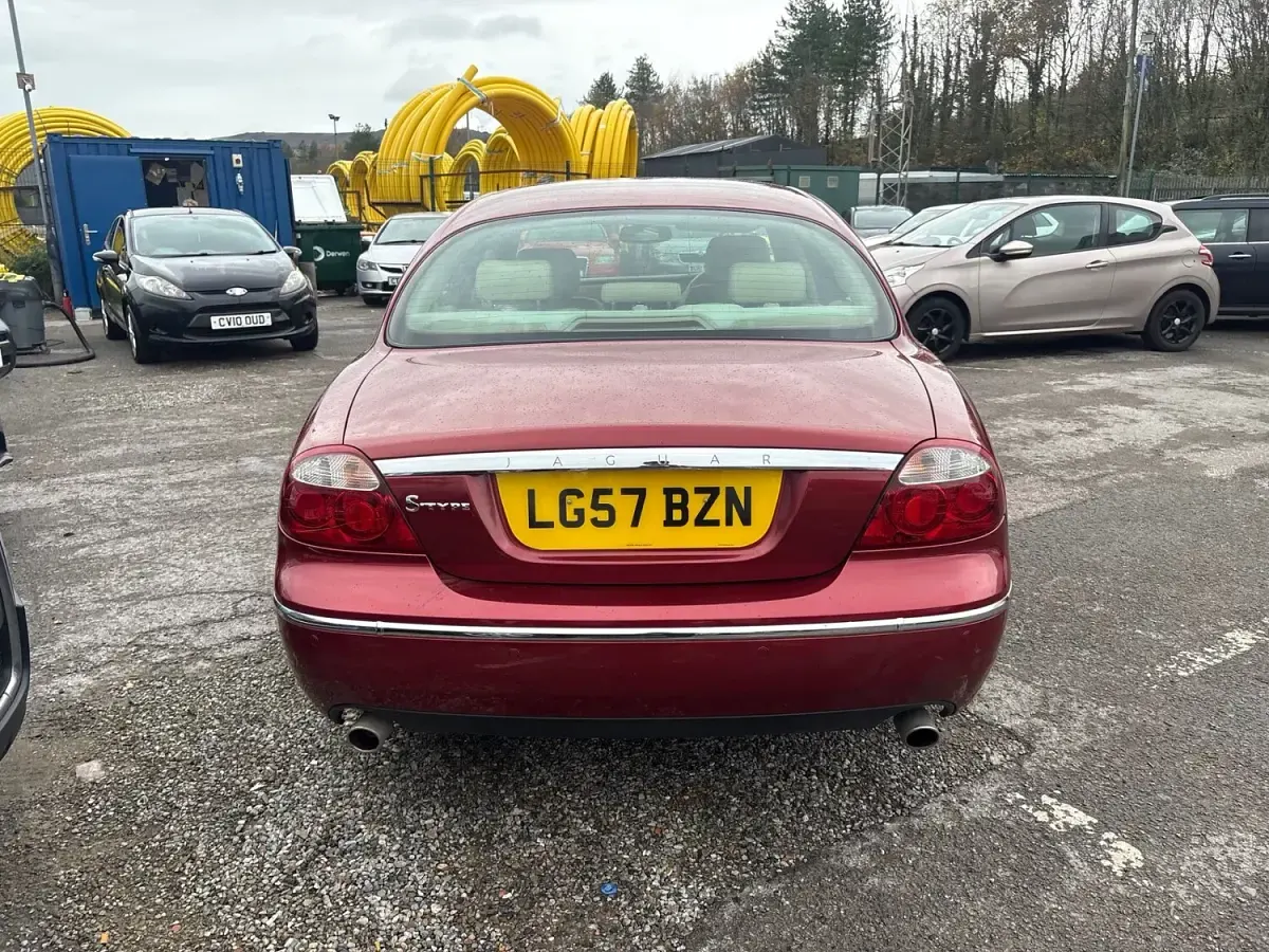 Used Jaguar S-Type SE 207 HP (152 kW) 2007 Red Sedan