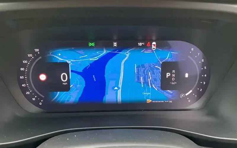 New Volvo XC40 Plus 163 HP (119 kW) 2027 Silver SUV
