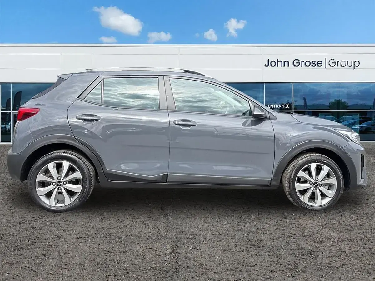 Used Kia Stonic 99 HP (72 kW) 2023 Grey SUV