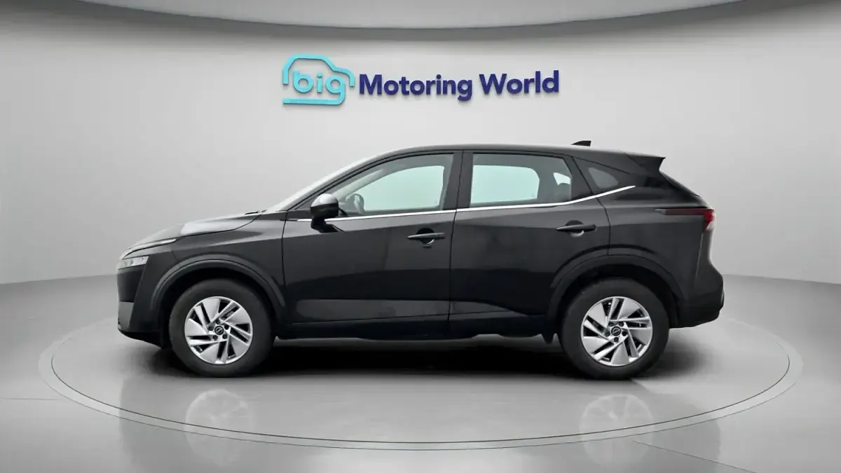 Used Nissan Qashqai Acenta Premium 140 HP (102 kW) 2023 Black SUV