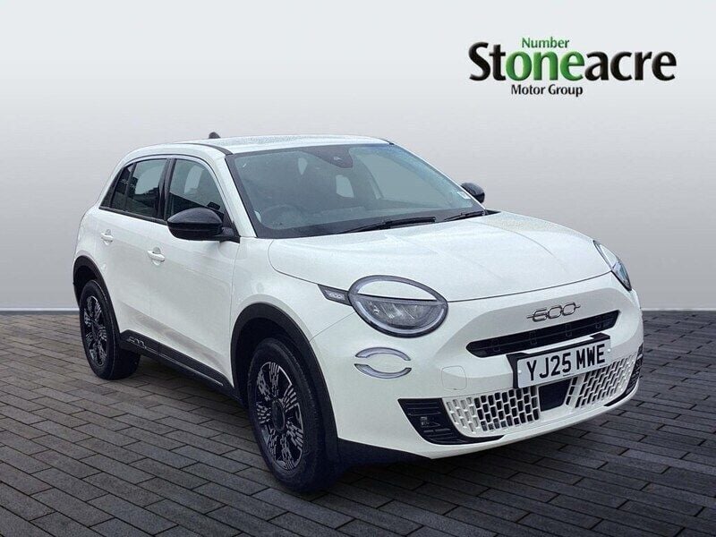 White New 2025 Fiat 600 S Hatchback | £19,495 (Good price) - Image 1/4