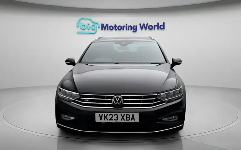 Used VW Passat R-line 150 HP (110 kW) 2023 Black Estate