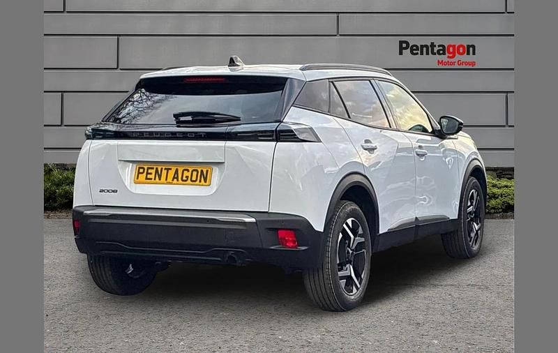 New Peugeot 2008 Allure 99 HP (72 kW) 2026 White SUV