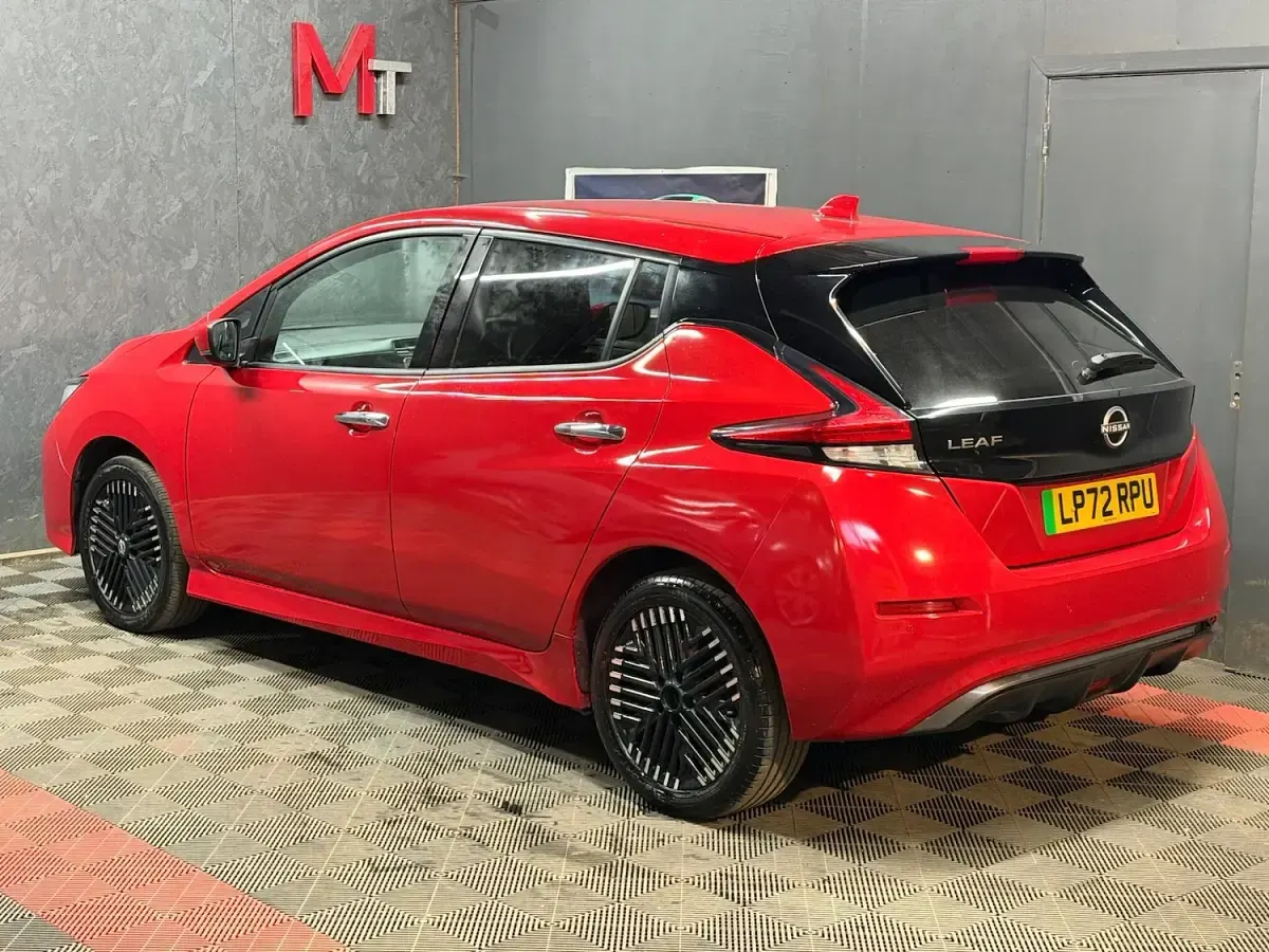 Gebraucht Nissan Leaf N-Connecta 160 kW (218 PS) 2022 Rot Kleinwagen