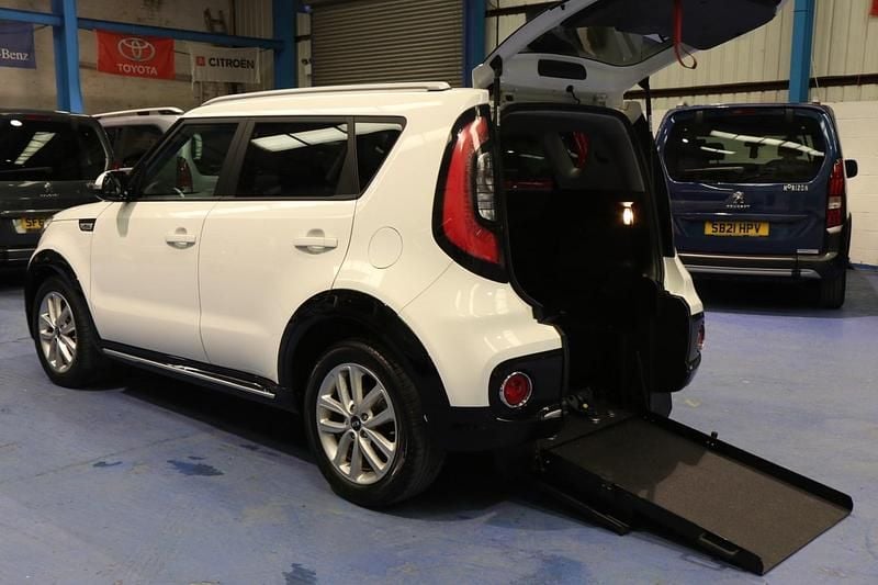 Used Kia Soul 134 HP (98 kW) 2017 White SUV