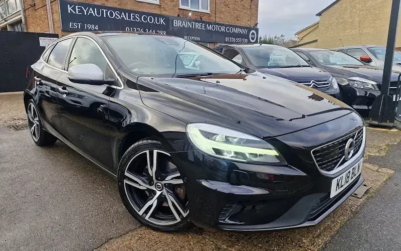 Used Volvo V40 R-Design 152 HP (111 kW) 2018 Hatchback