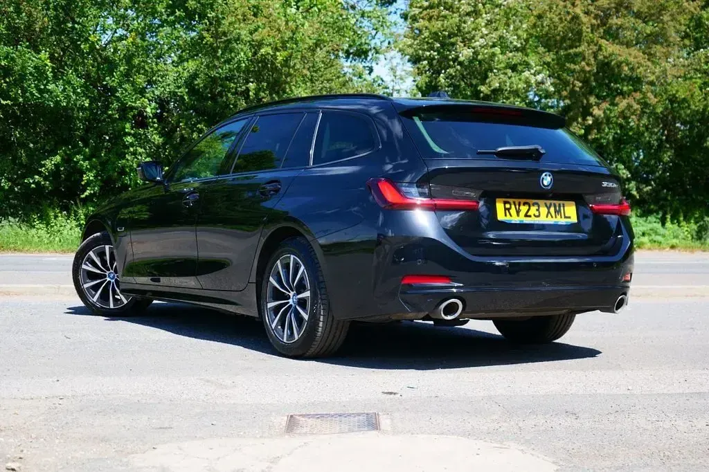 Used BMW 330e Sport Line 292 HP (214 kW) 2023 Black Estate
