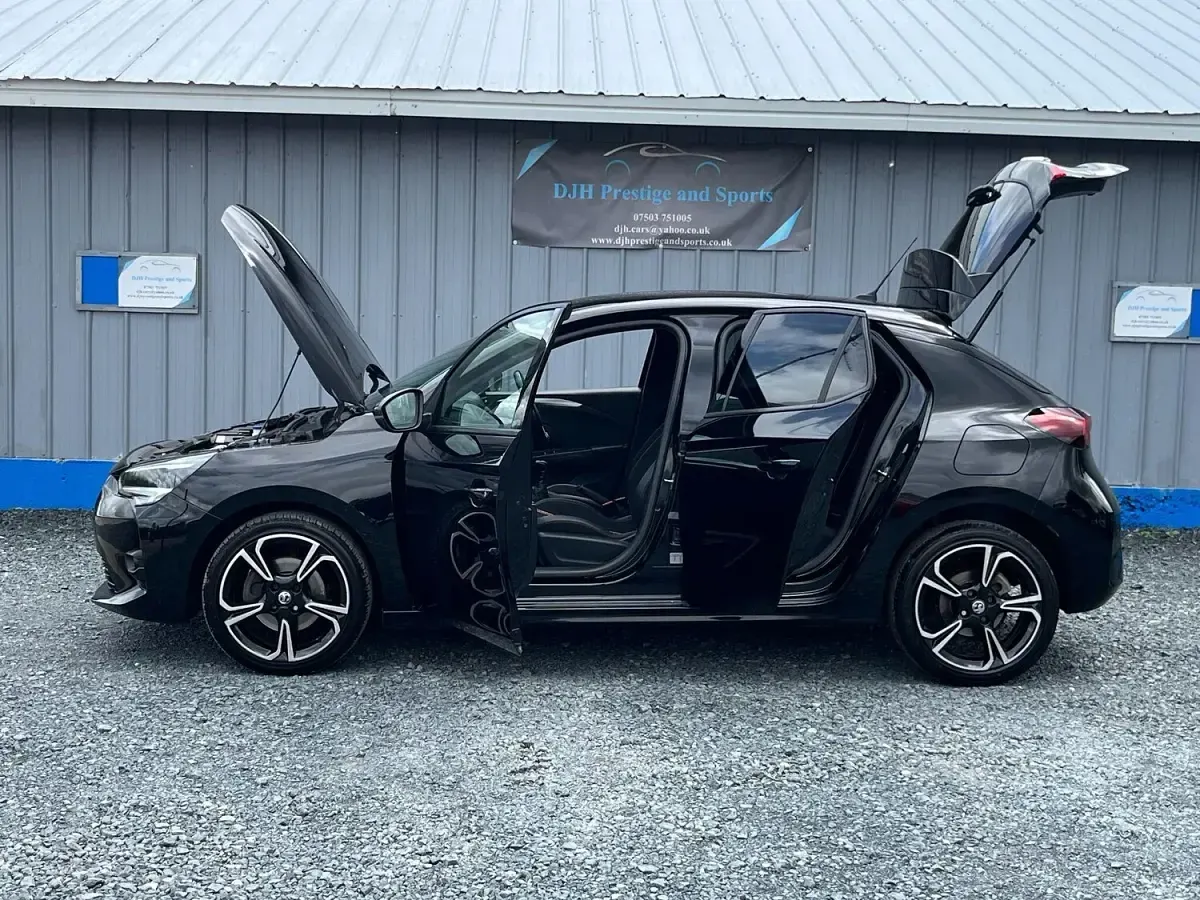 Used Vauxhall Corsa SRi 100 HP (73 kW) 2021 Black Hatchback