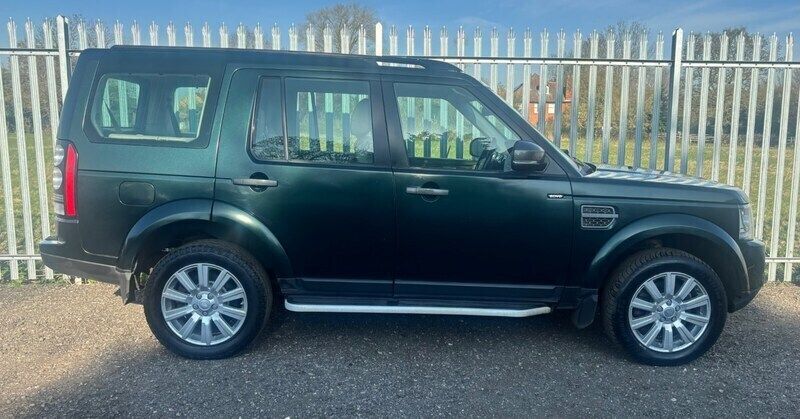 Green Used 2014 Land Rover Discovery 4 SUV | £6,995 (Fair price) - Image 1/4