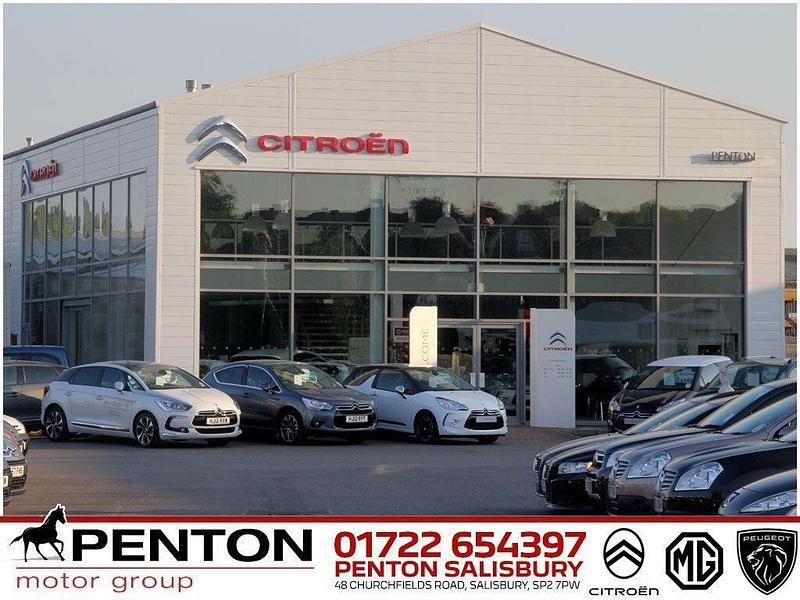 Used Citroën e-C4 Shine 100 kW (136 HP) 2024 White SUV