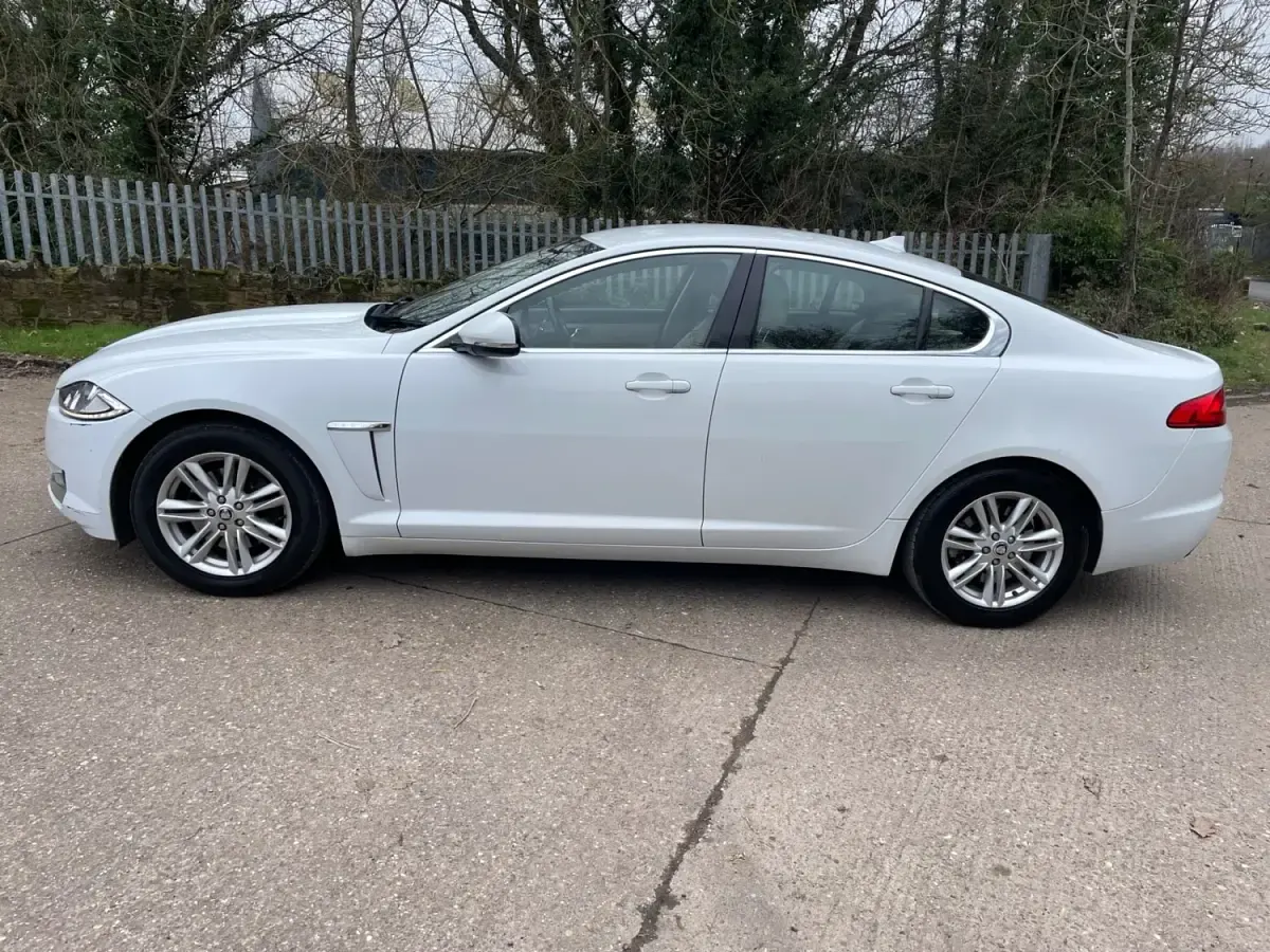 Gebraucht Jaguar XF Luxury 2013 Weiß Limousine