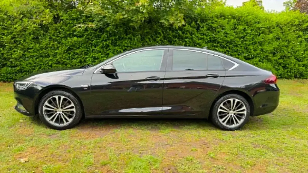 Used Vauxhall Insignia Elite 165 HP (121 kW) 2019 Black Hatchback